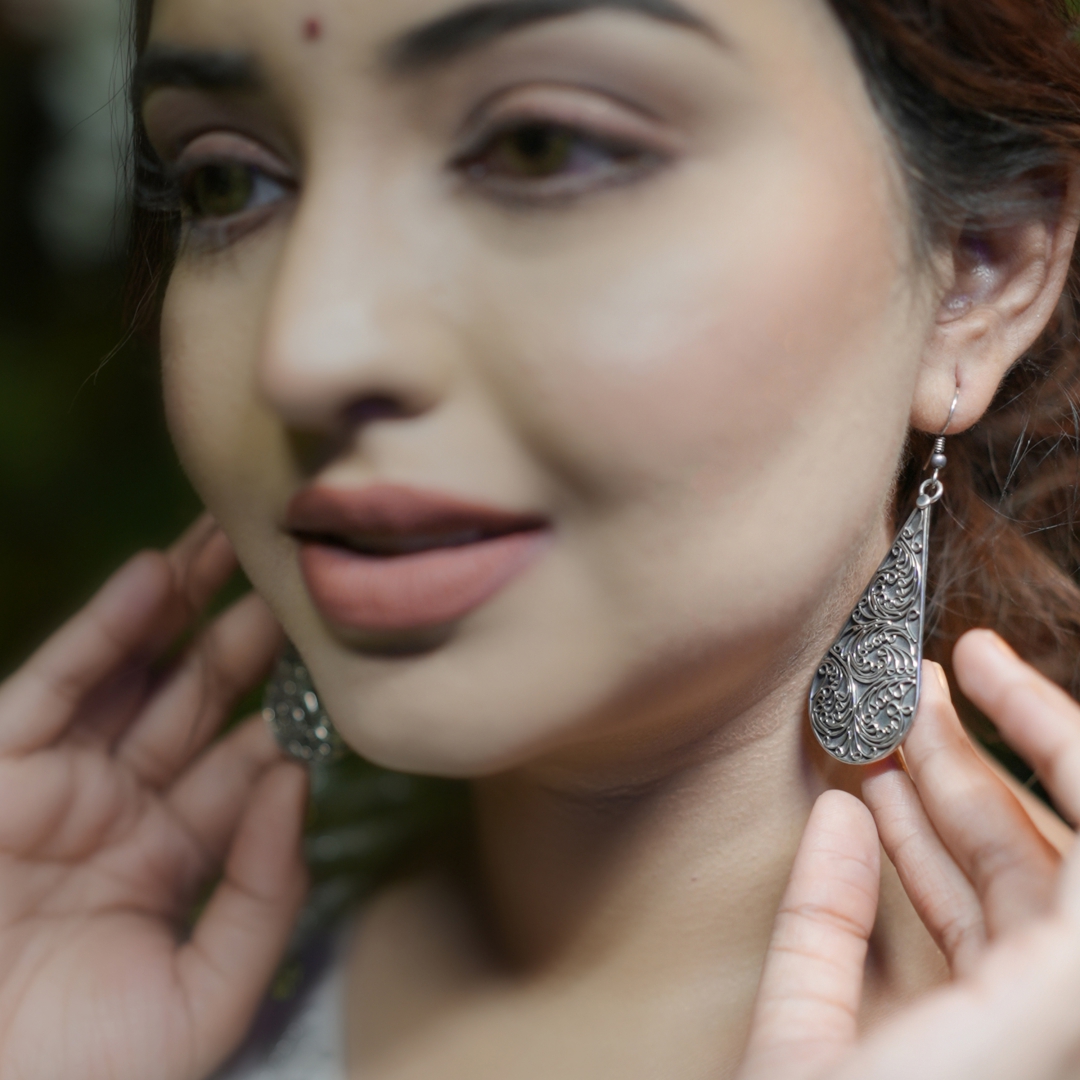 Silvera Silver Ornaments Hub